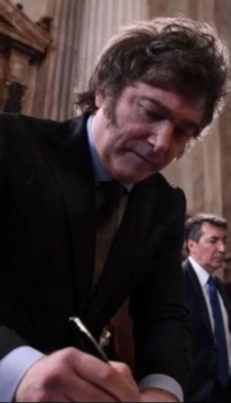 dnu-milei-forma-jpg.