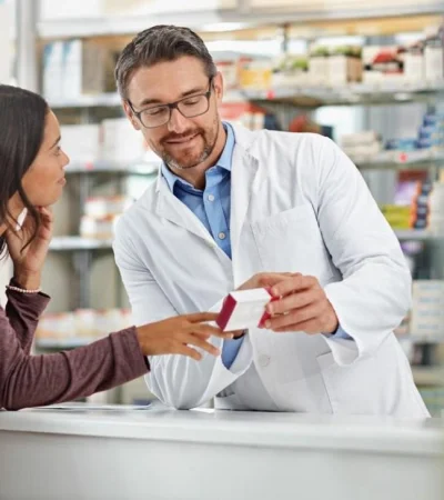 El Gobierno nacional habilitó que los medicamentos de venta libre estén en las góndolas de las farmacias.