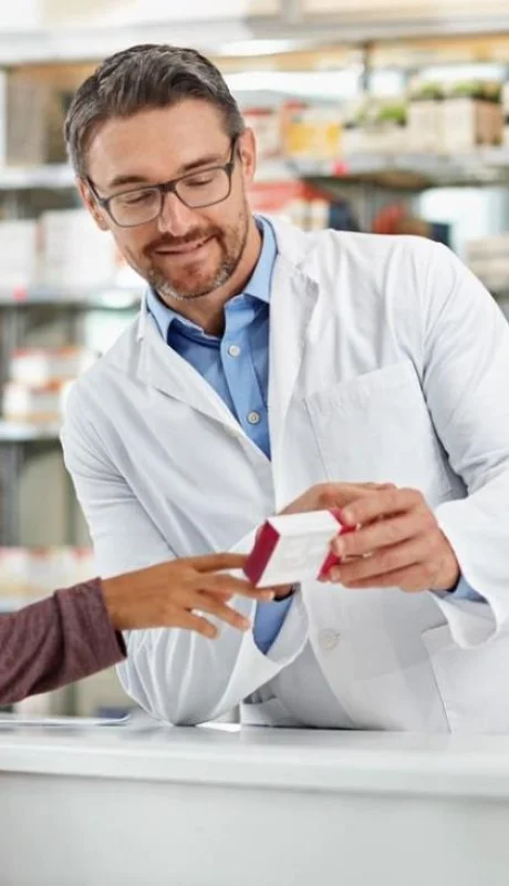 El Gobierno nacional habilitó que los medicamentos de venta libre estén en las góndolas de las farmacias.