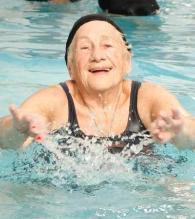 abuela-escuela-de-verano-png.