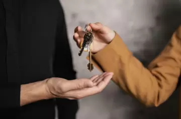 Alquileres: el DNU mejoró la oferta inmobiliaria pero dolarizó el mercado