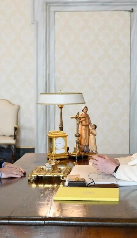 1707734135240212652-jpg.