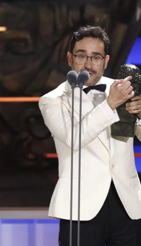 ggbfezoxsaann6t-jpg.