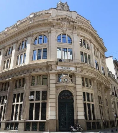800px-edicio-del-anses-tucuman-y-san-martin-buenos-aires-jpg.