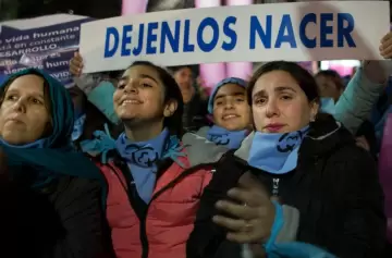 LLA presentó proyecto para derogar la Ley de Aborto Legal