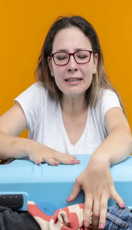 mujer-con-maleta-jpg.