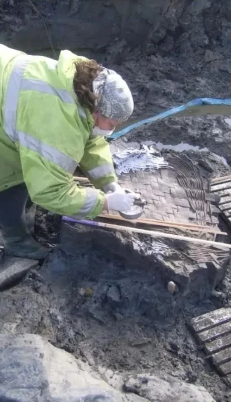 berryfelds-preparing-the-basket-for-lifting-jpg.