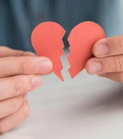 corazon-roto-salud-problema-parejas-psicologia-png.