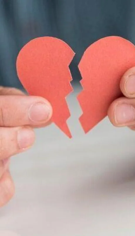 corazon-roto-salud-problema-parejas-psicologia-png.