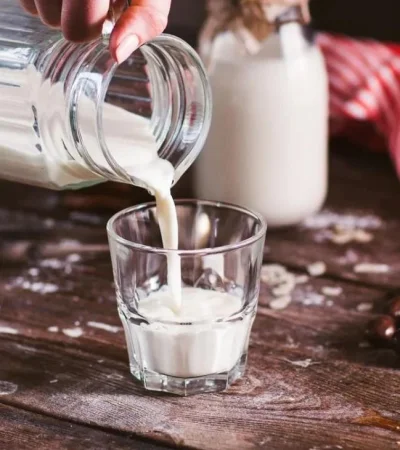 9-1-argumentos-para-desmontar-el-consumo-de-leche-cruda-1678214634388-1280-jpg.