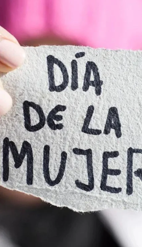 dia-de-la-mujer-pareja-png.