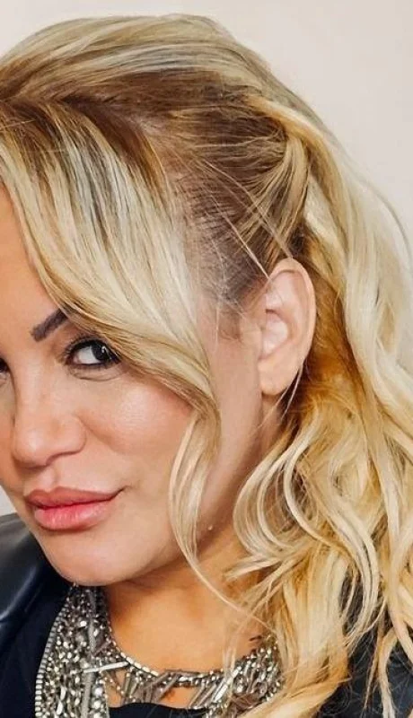 ya-lista-para-mi-charla-intima-con-mariabelenluduena-infobae-mi-cuidado-capilar-de-la-mano-de-ginolozanopeluqueria-hairtechnique-mua--alanelizaldeok-c