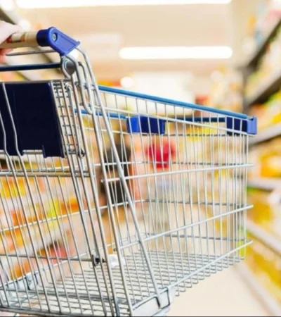 Caen las compras en el supermercado