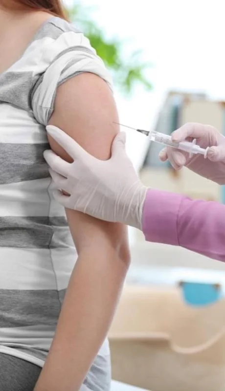 Especialmente las embarazadas son quienes deben observar bien el calendario de vacunación.