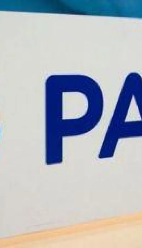 gi9wysvw4aakbxe-png.