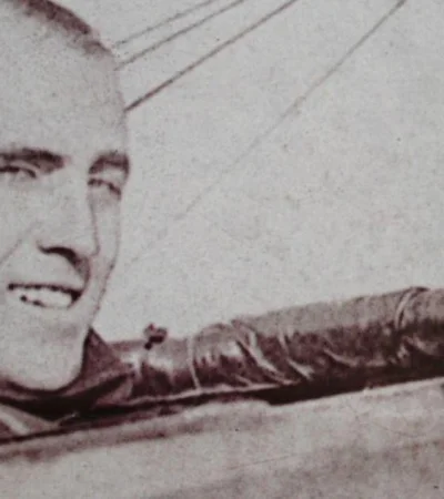 el-ingeniero-jorge-newbery-en-su-avion-jpg.