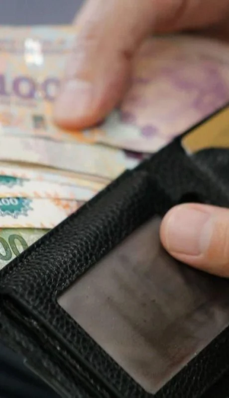 El Gobierno fijó por decreto el Salario Mínimo desde abril hasta agosto.