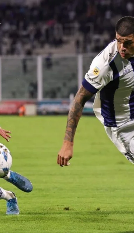 gkhk0etxcaijziv-jpg.