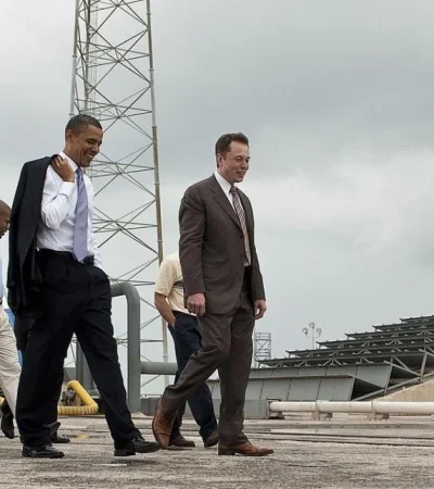 1280px-elon-musk-gives-tour-for-president-barack-obama-jpg.