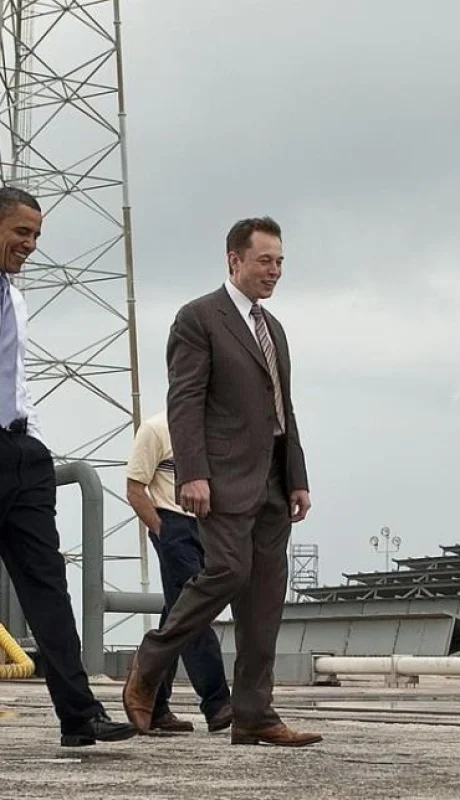 1280px-elon-musk-gives-tour-for-president-barack-obama-jpg.