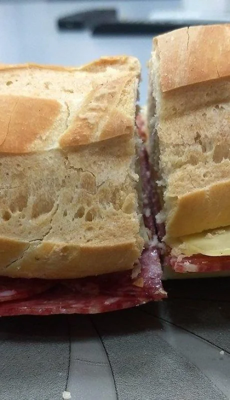 sanguche-de-salame-jpg.