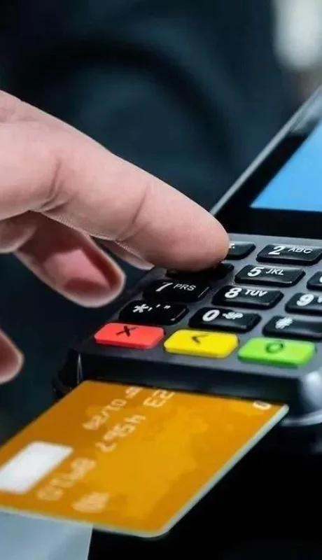 La especialista afirmó que el endeudamiento masivo es una señal clara de la pérdida del poder adquisitivo.