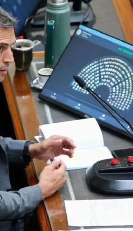 menem-camara-de-diputados-jpg.