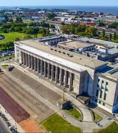 La Faculta de Derecho de la UBA, una de las entidades estafadas.