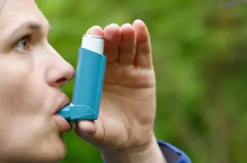 Alertan que el asma no se puede tratar con remedios caseros