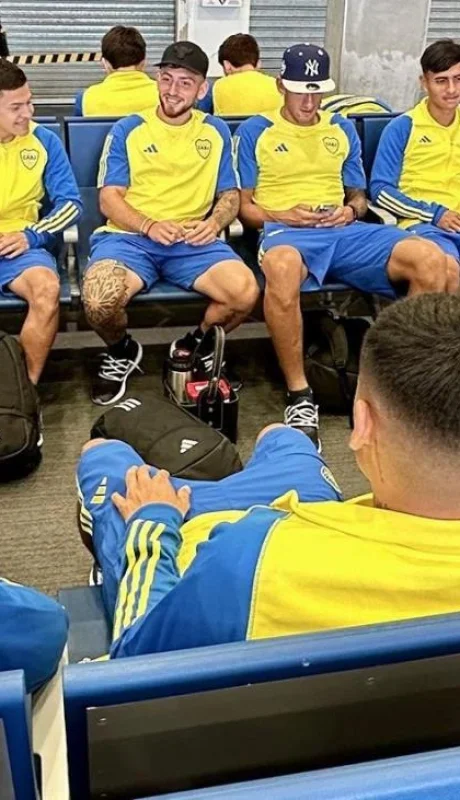 gklxn5cw0aarfue-jpg.