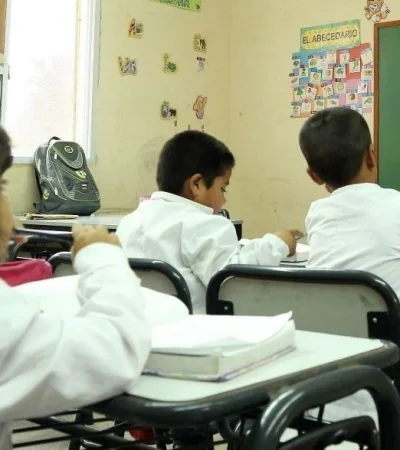 docente-dando-clases-jpg.