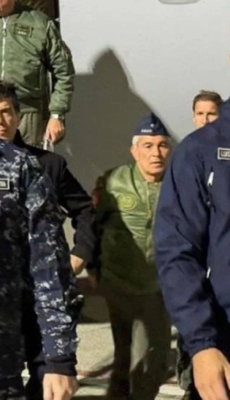 milei-y-petri-en-ushaia-3-jpg.