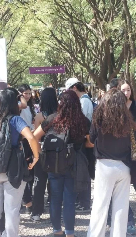 a2d06498-1be6-40be-b9ab-eebf39ae0261-jpg.