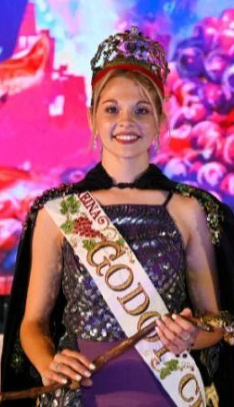 karen-rubino-reina-godoy-cruz-png.