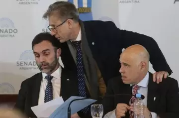 Hubo dictamen para tratar la ley de Bases en el Senado