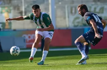 Banfield fue efectivo y eliminó a Independiente Rivadavia en Córdoba