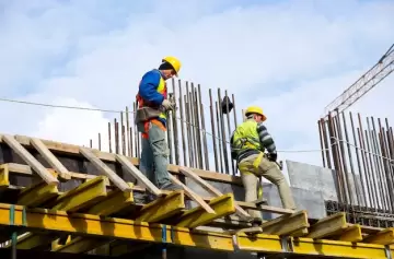 El empleo registrado en la construcción cayó fuerte en marzo