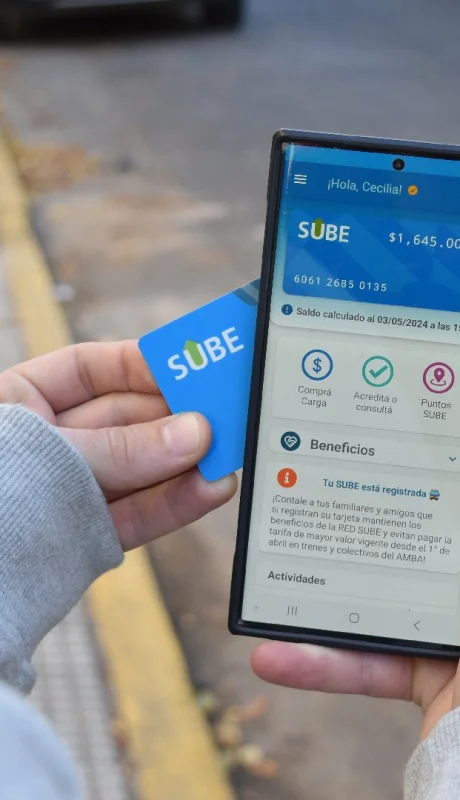 Disponible en Google Play Store.