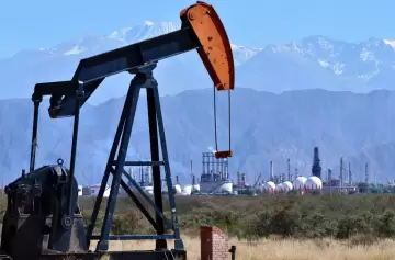 La provincia estudia alternativas para mantener su perfil petrolero y energético