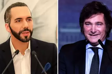 Milei en vuelo hacia la asunción de Nayib Bukele