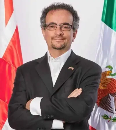 Embajador Jon Benjamin