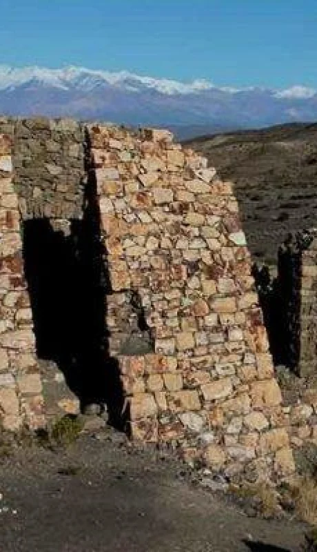 ruinas-mineras-en-el-paramillo-de-uspallata-jpg.
