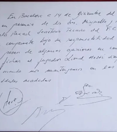 el-contrato-de-messi-en-una-servilleta-png.