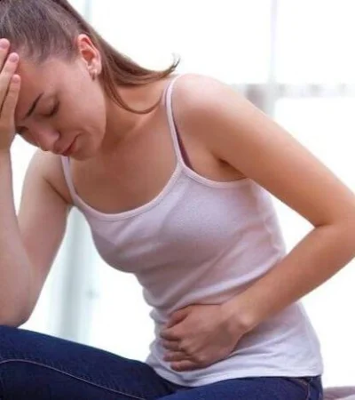 dolor-mujer-enfermedad-ovarios-png.