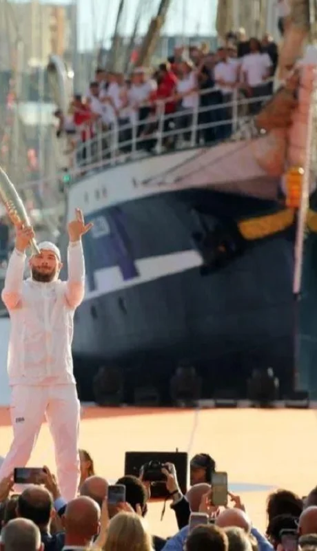 llama-olimpica-en-francia-jpg.