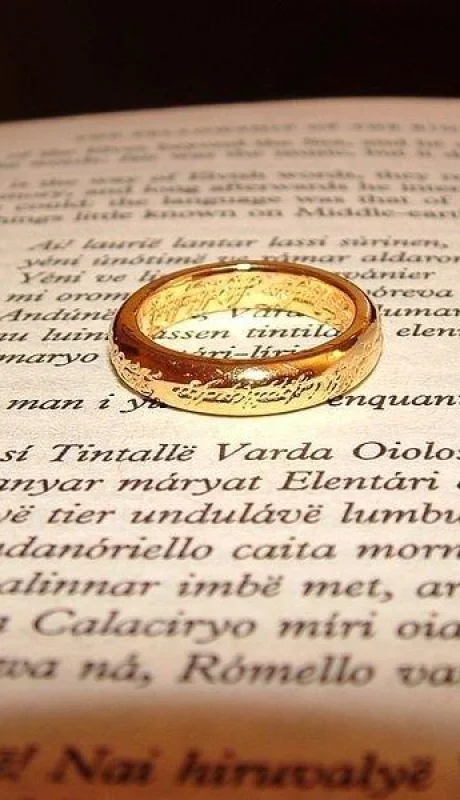 800px-el-senor-de-los-anillos-lectura-jpg.