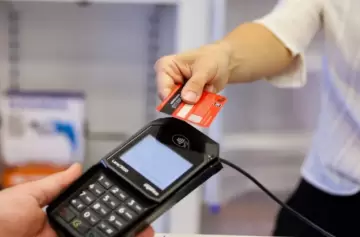 El gasto en dólares con tarjeta crédito tiene un crecimiento histórico