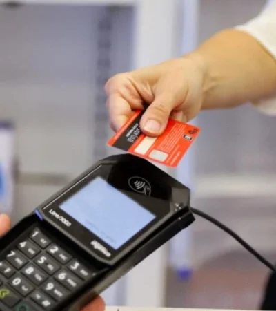 El gasto en dólares con tarjeta crédito tiene un crecimiento histórico