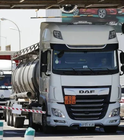 camion-rwy00y40l40yvltuae5aiuk-1200x840-abc-1-jpg.