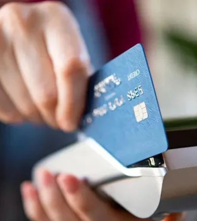 Las compras con crédito tuvieron una mejora interanual de 8,7%.